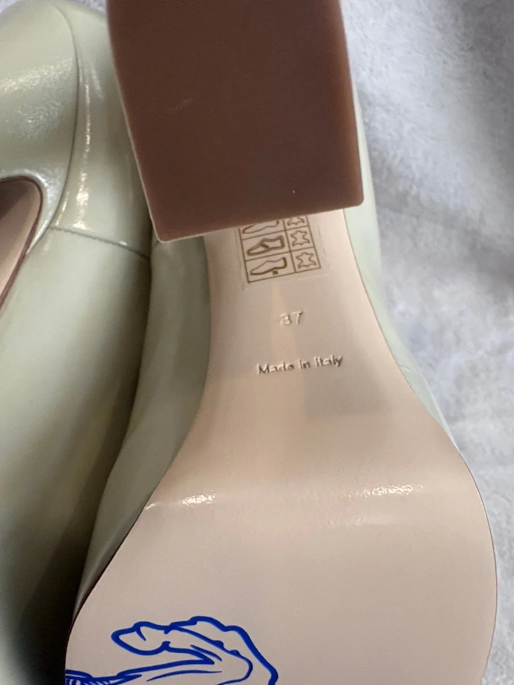 Burberry Women's Sage Green Platform Pumps - Picture 5 of 14